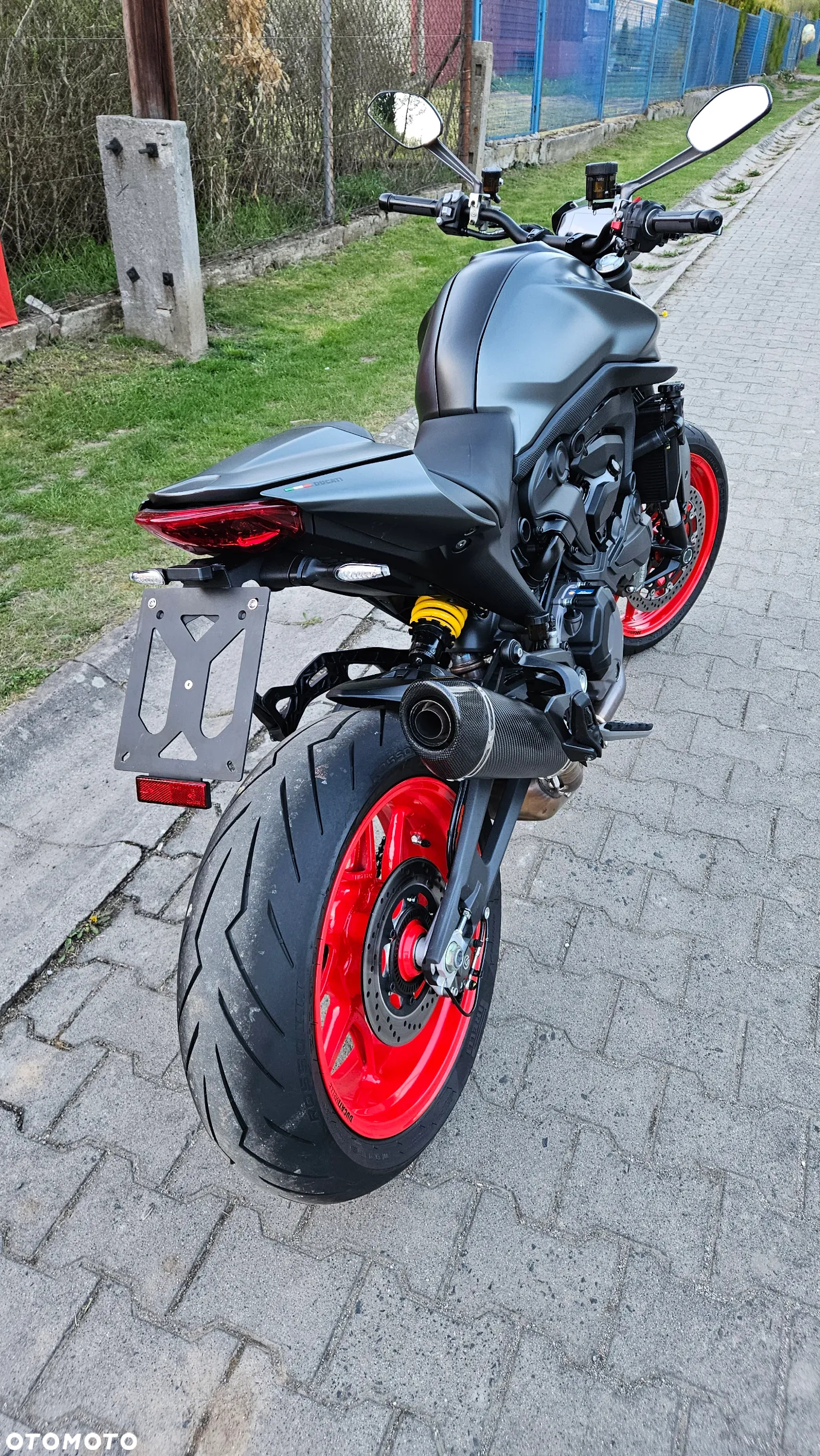 Ducati Monster - 12