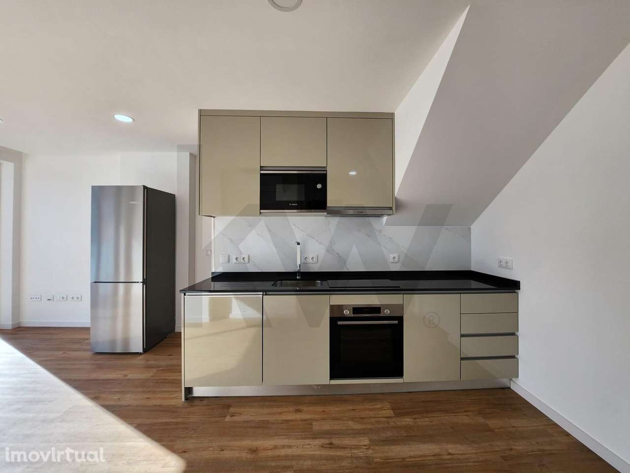 Apartamento T2Duplex com 2 varandas viradas a sul na Beira Mar, na zon - Grande imagem: 2/38