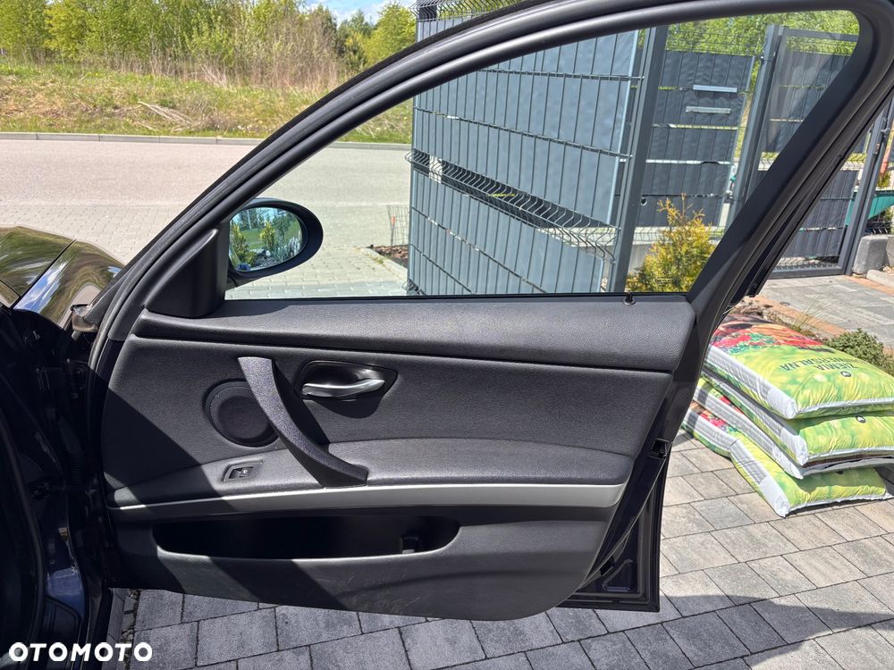 BMW Seria 3 320d DPF - 33