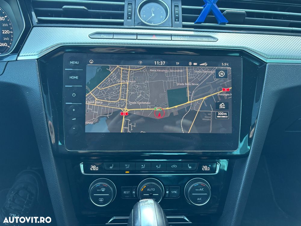 Volkswagen Passat 1.4 TSI ACT DSG R Executive - 11