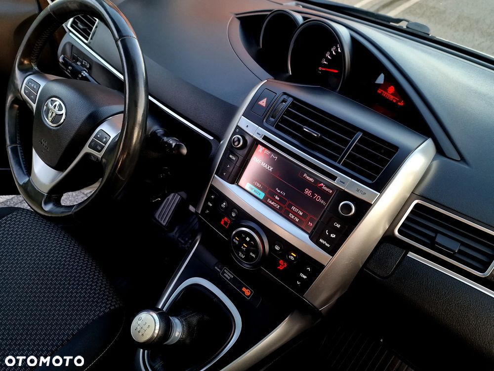 Toyota Verso 1.6 Premium - 14