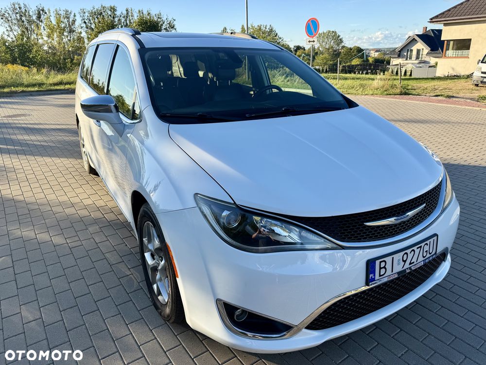 Chrysler Pacifica - 8