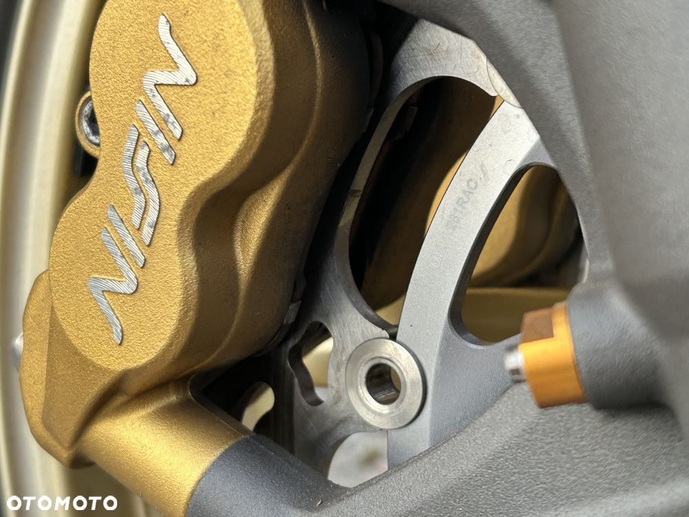 Triumph Daytona - 3