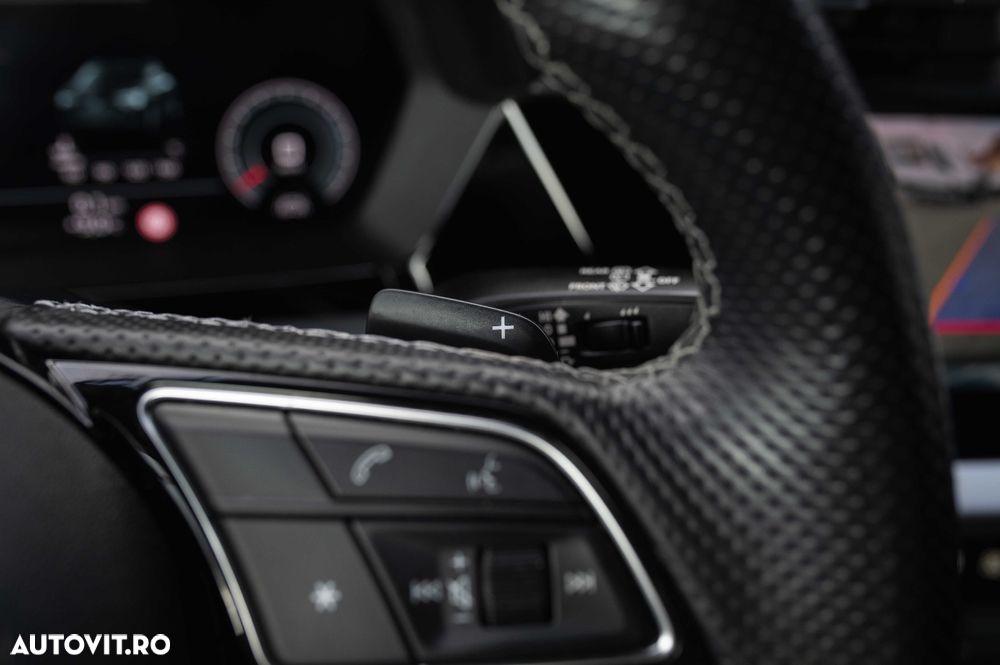 Audi A3 Sportback 2.0 TDI S tronic - 17