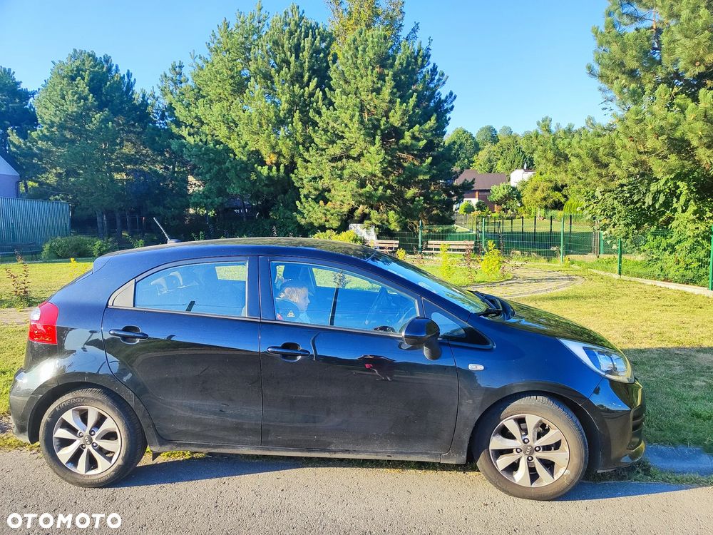 Kia Rio 1.2 L - 24