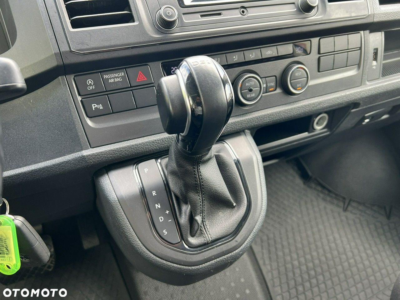 Volkswagen Caravelle 2.0 TDI L2 Highline DSG - 22