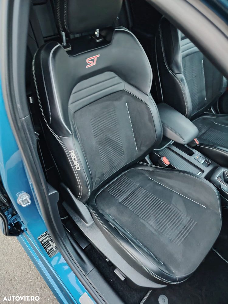 Ford Focus - 8