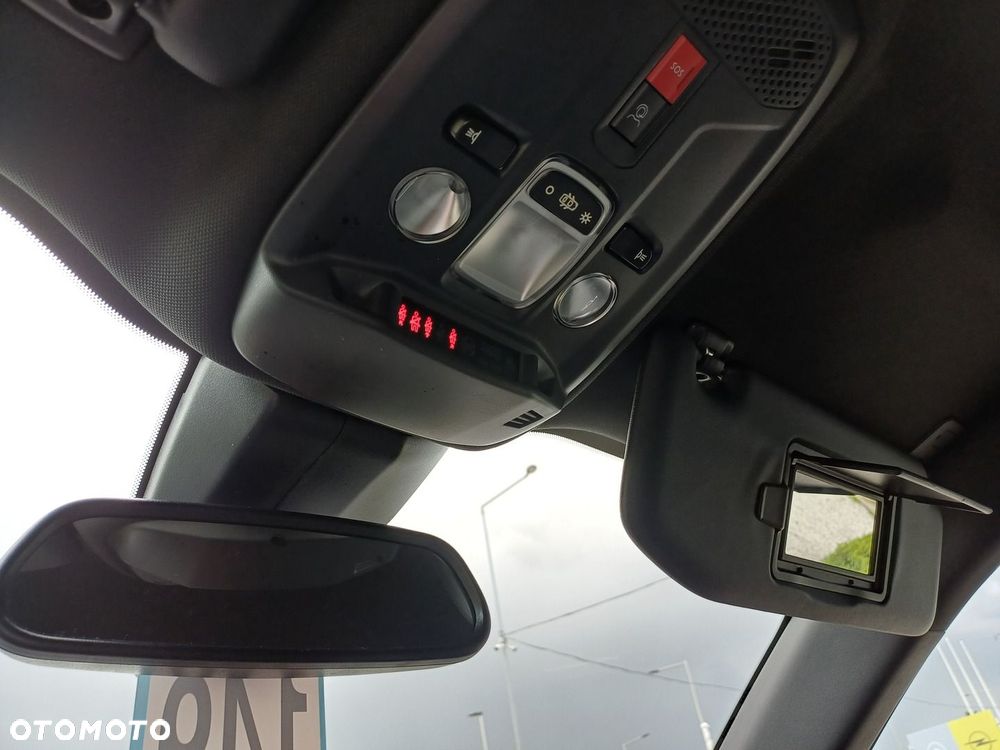 Peugeot 2008 PureTech 100 Allure S&S BVM6 - 25