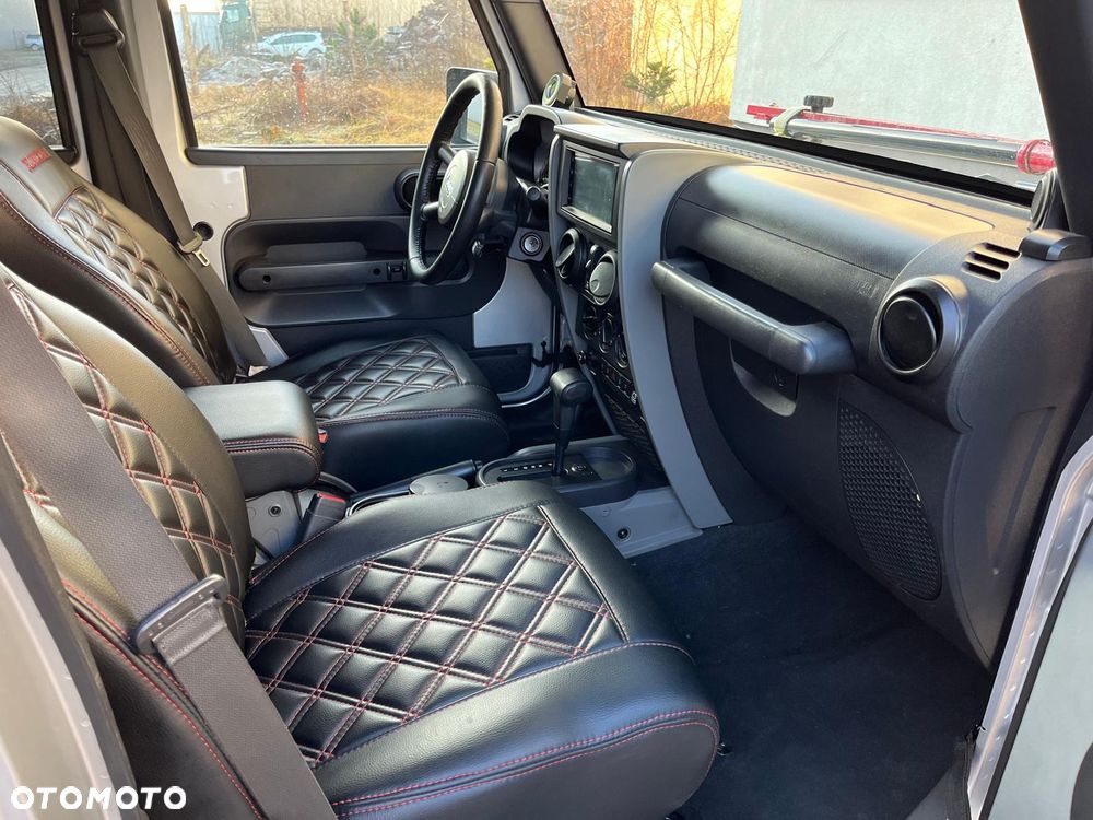 Jeep Wrangler Unlimited 2.8 CRD Rubicon - 12