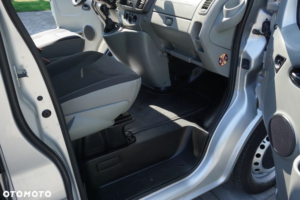 Opel Vivaro - 18
