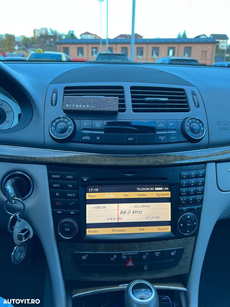 Mercedes-Benz E - 11