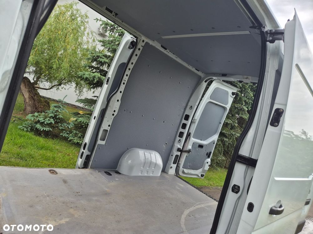 Opel Movano - 11