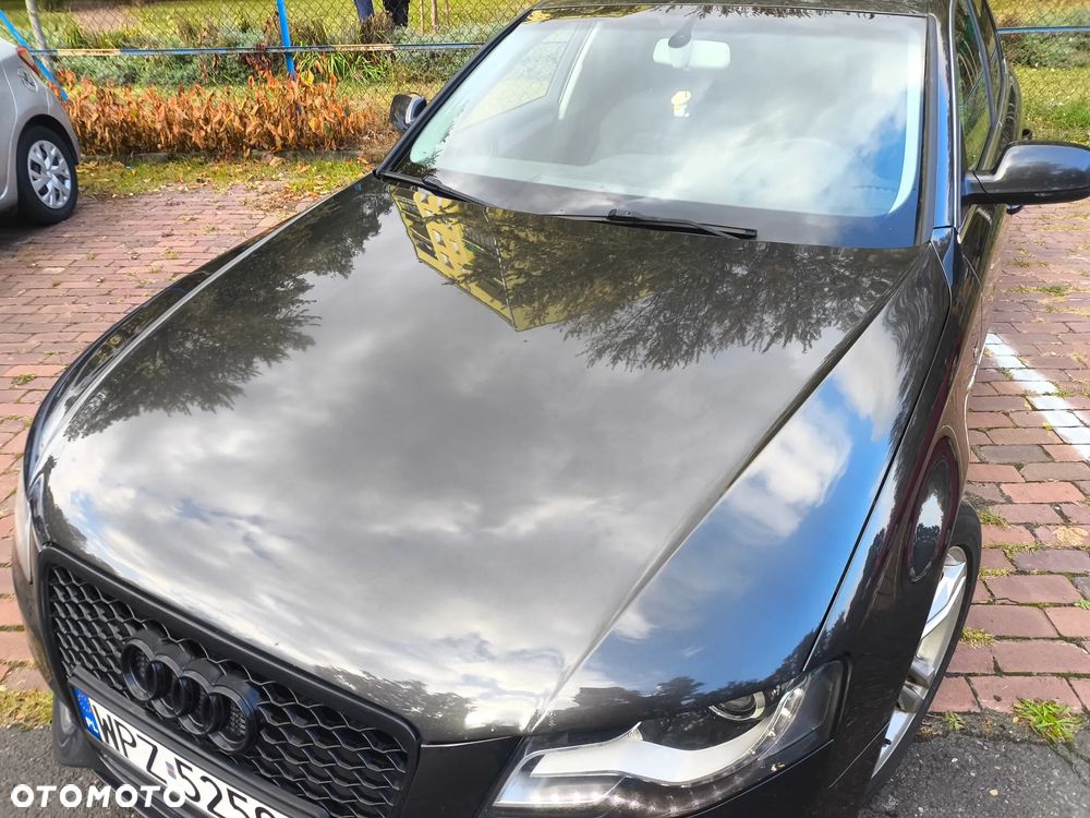 Audi A4 Limousine - 8