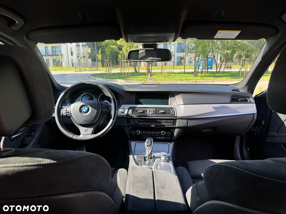 BMW Seria 5 528i xDrive - 7