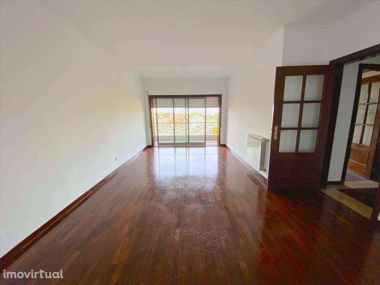 Apartamento T2 com Varanda e Parqueamento – Vila Nova de Gaia - Grande imagem: 2/27