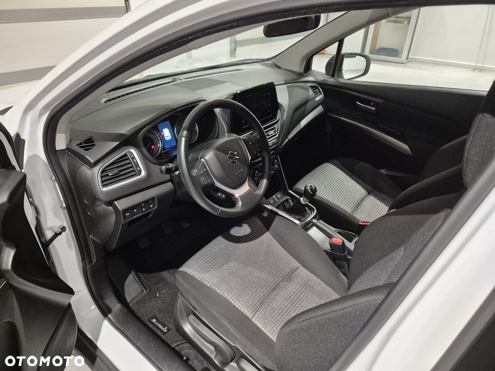 Suzuki S-Cross - 11