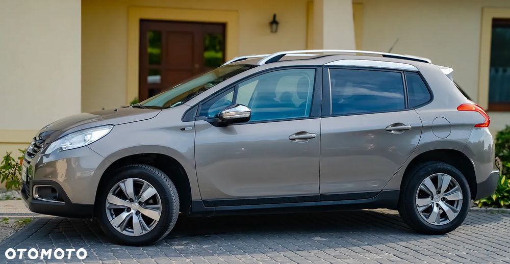Peugeot 2008 BlueHDi 100 STOP & START Style - 13