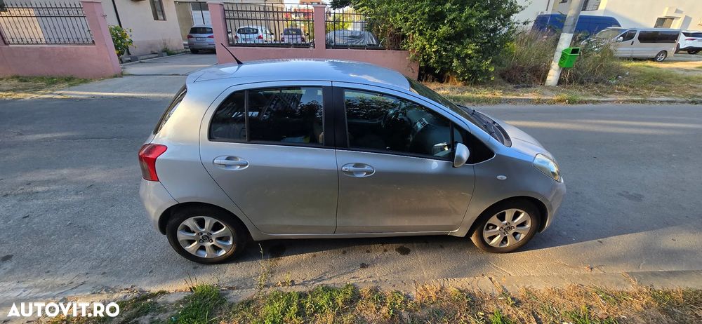 Toyota Yaris - 2