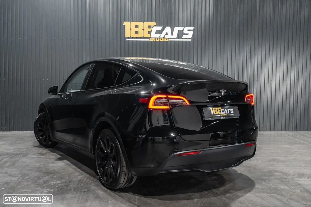 Tesla Model Y Long Range Dual Motor AWD - 52