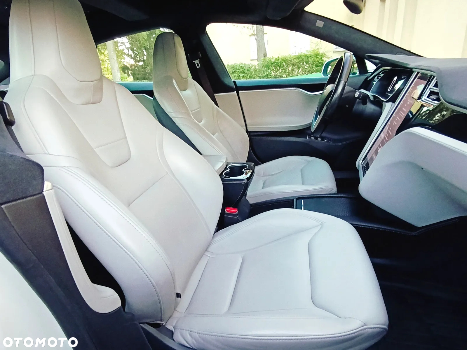 Tesla Model S Long Range Plus - 12
