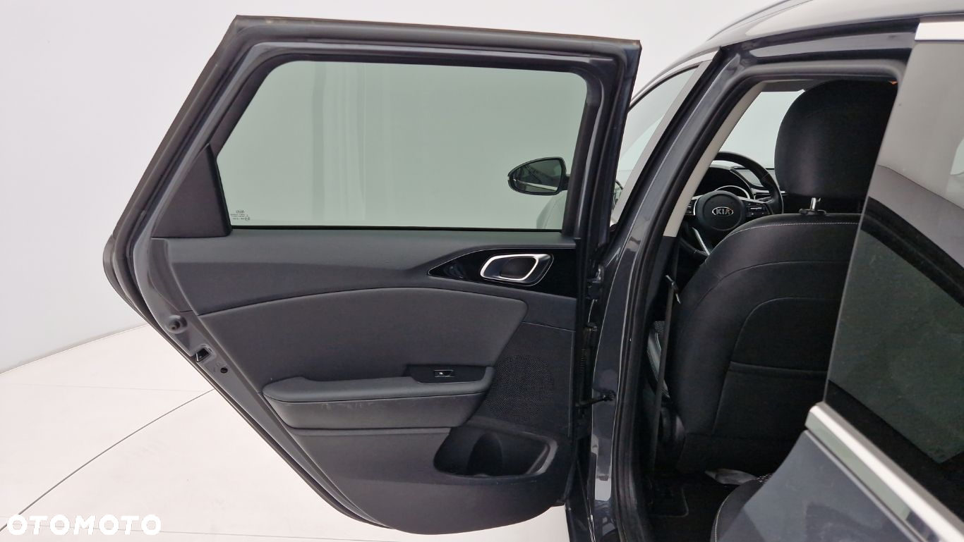Kia Ceed - 22