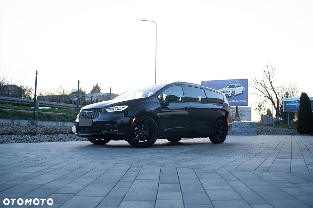 Chrysler Pacifica - 31