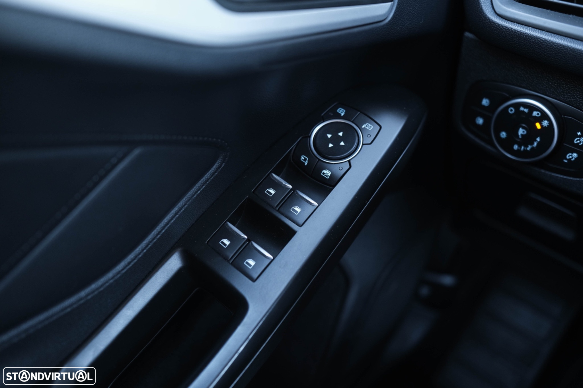 Ford Focus Van - 18