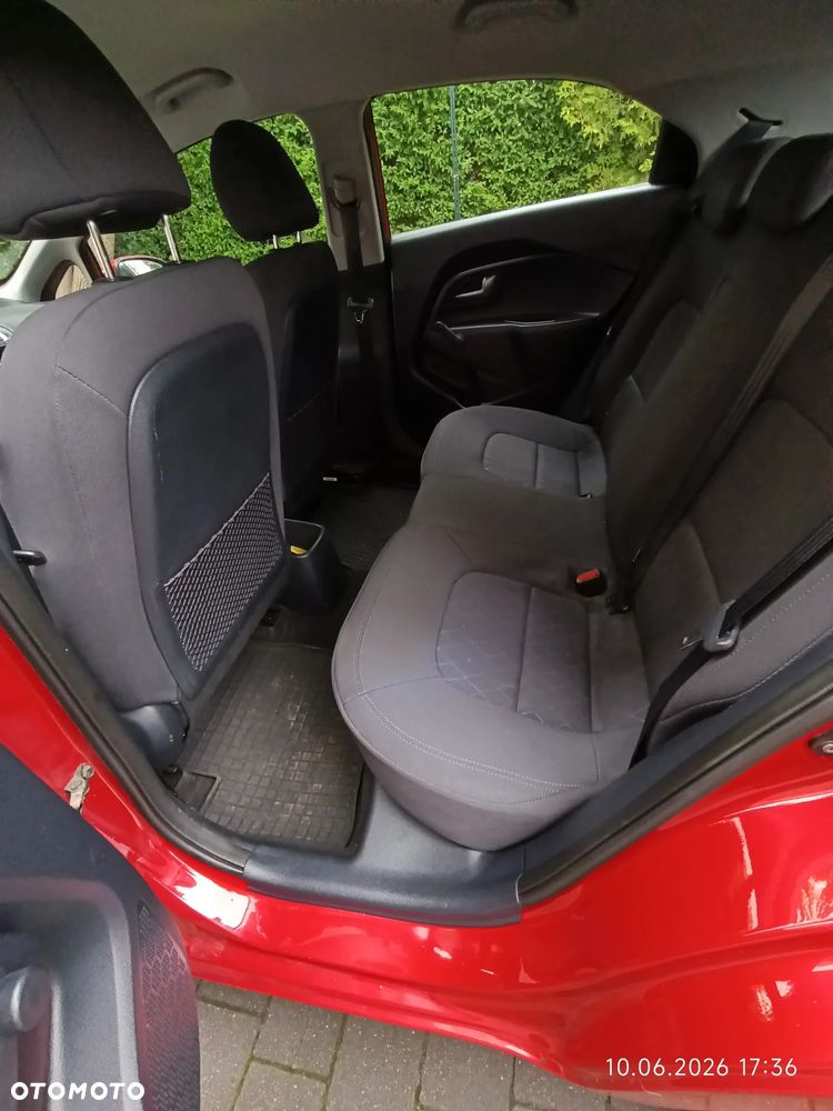 Kia Rio 1.2 L - 6