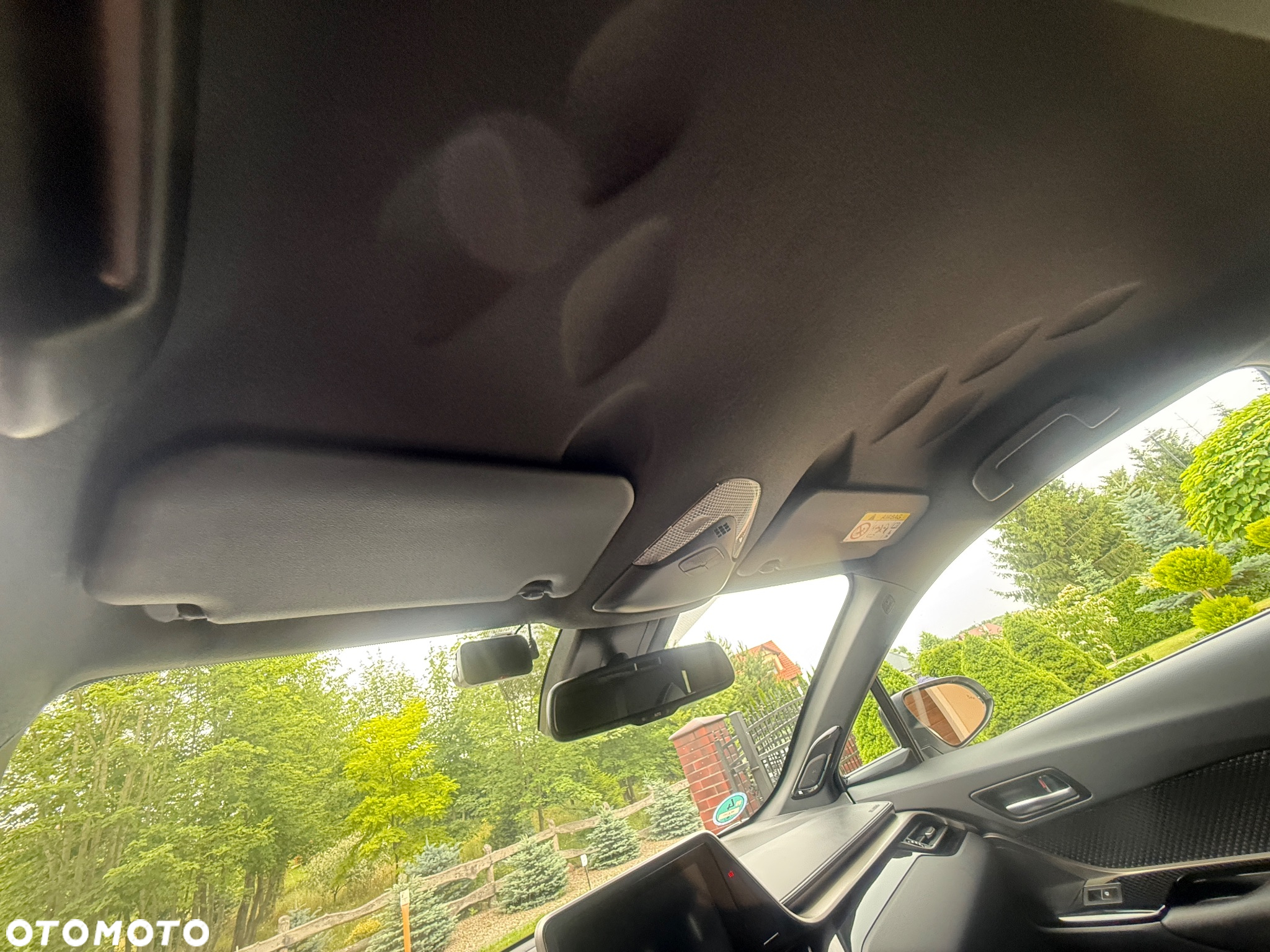 Toyota C-HR Hybrid Style Selection - 27