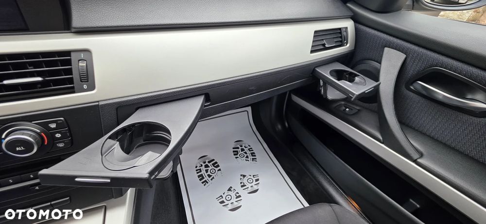 BMW Seria 3 318i Edition Exclusive - 34