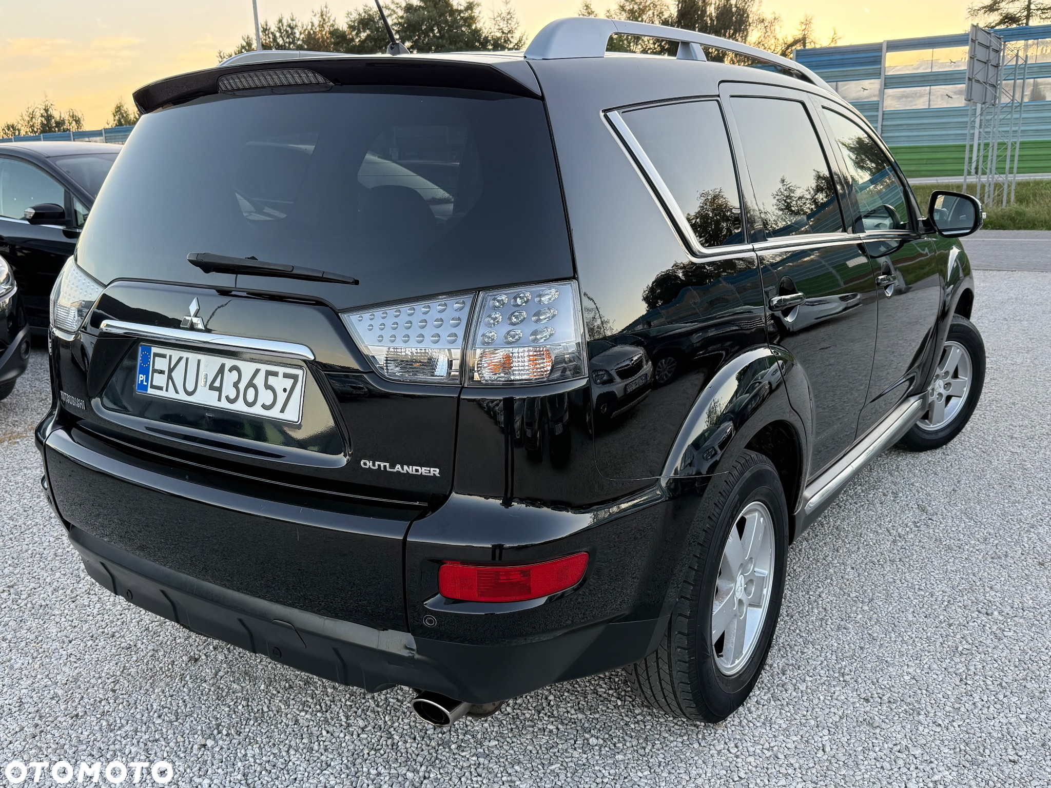 Mitsubishi Outlander 2.0 2WD CVT Invite - 11