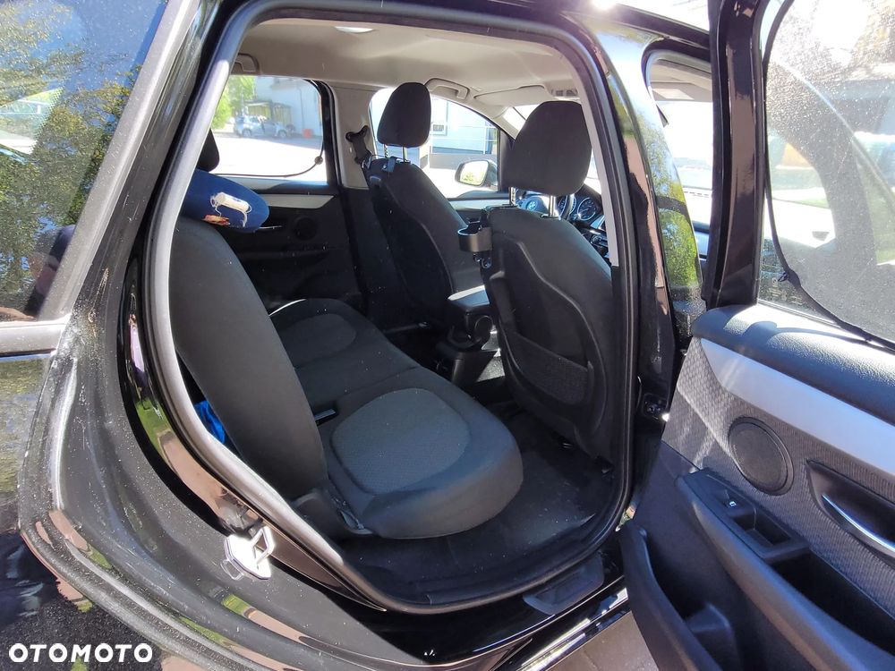 BMW Seria 2 218i Advantage - 14