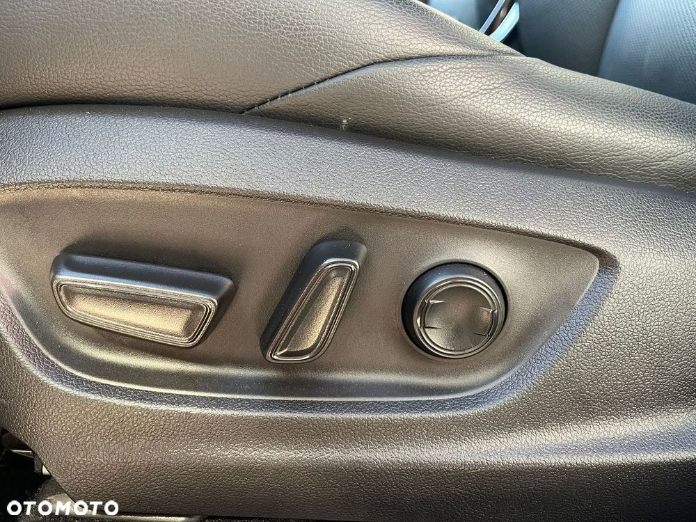 Toyota Corolla Cross 2.0 Hybrid Executive - 31