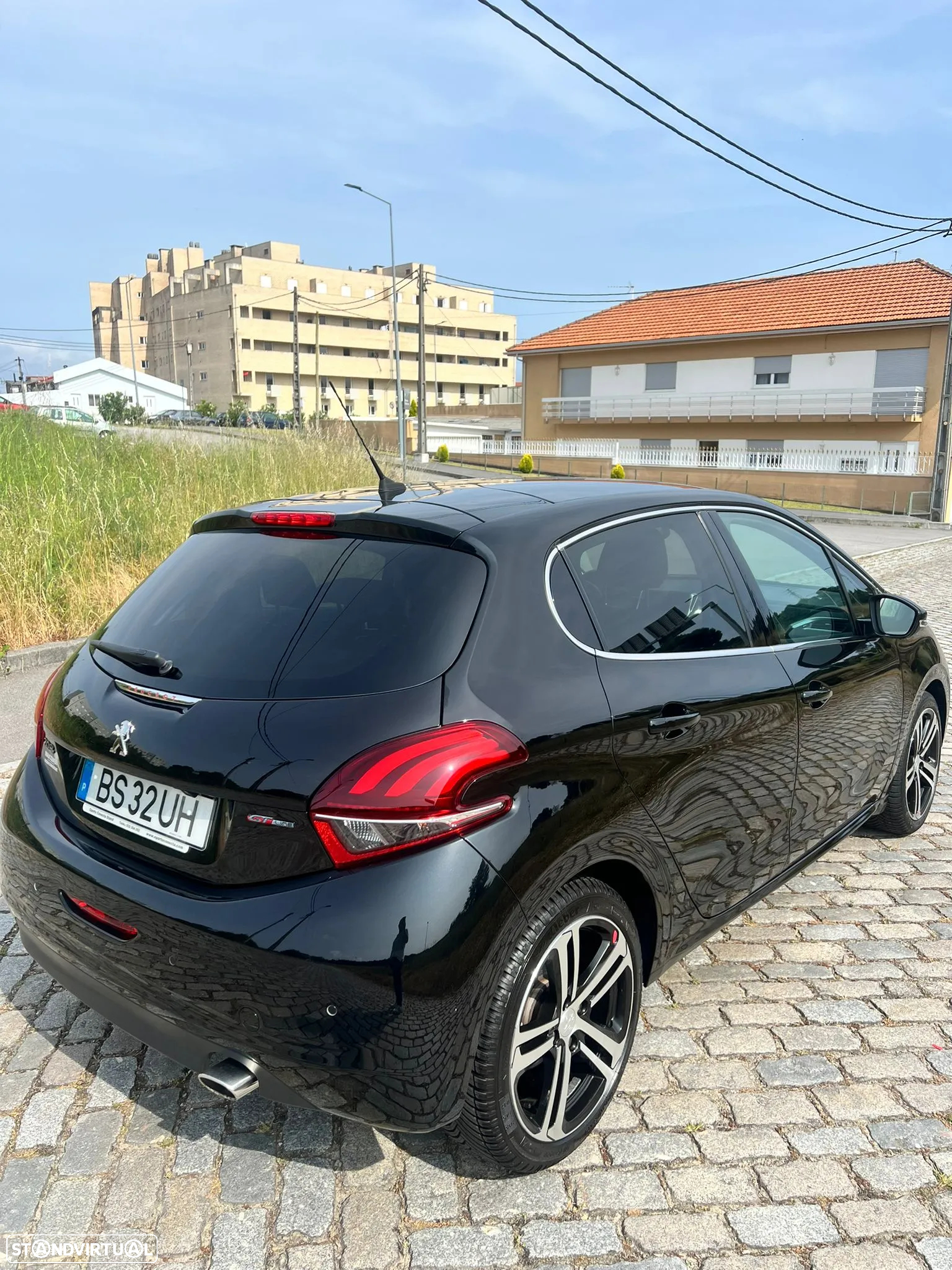Peugeot 208 1.2 PureTech GT Line - 8