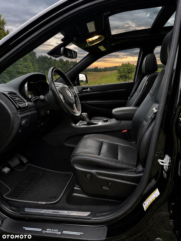 Jeep Grand Cherokee - 16