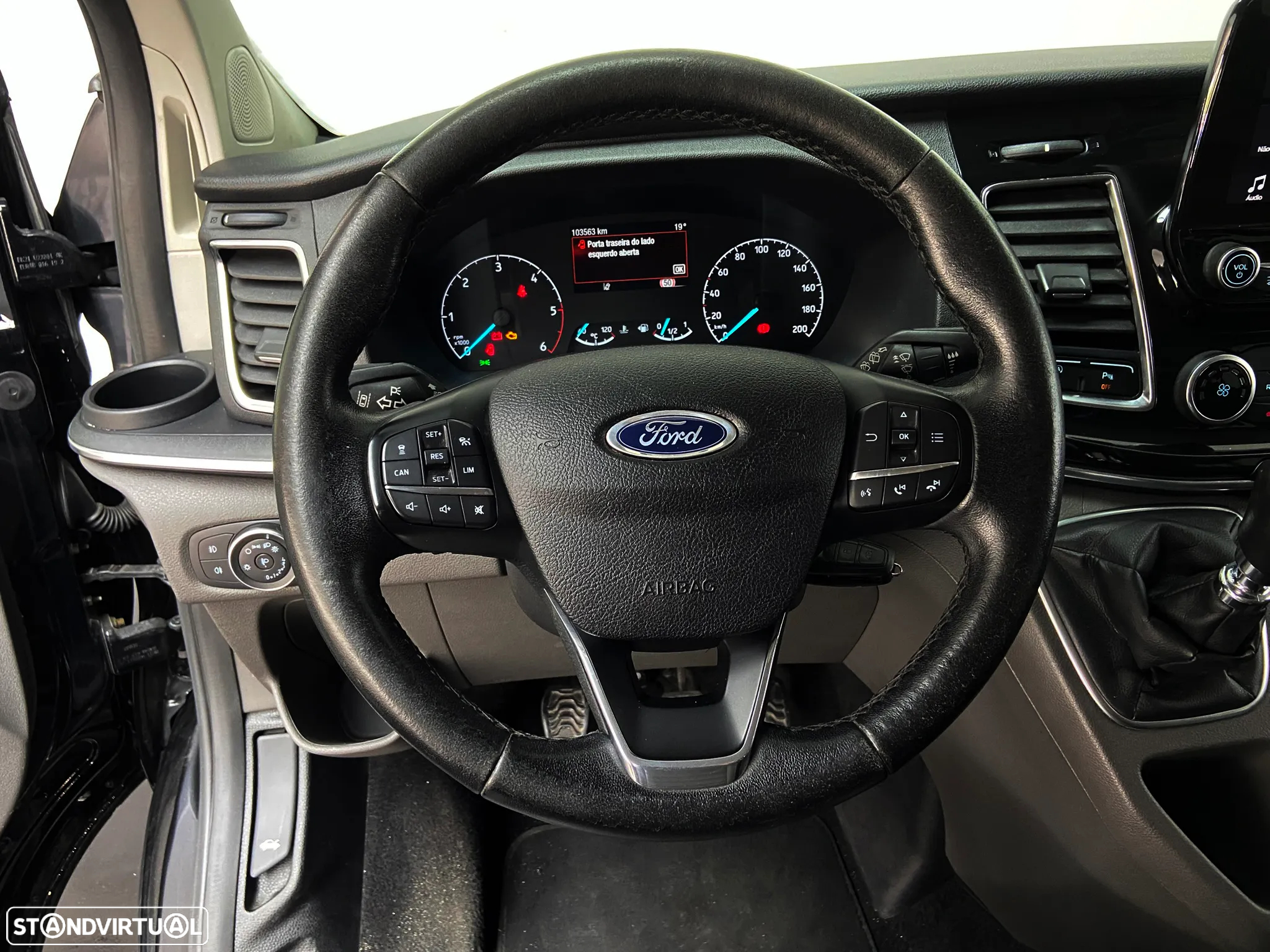Ford Tourneo Custom - 15