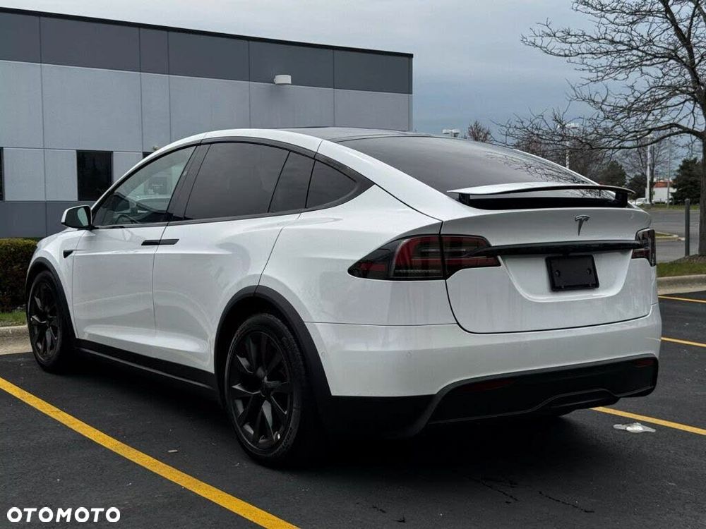 Tesla Model X - 6
