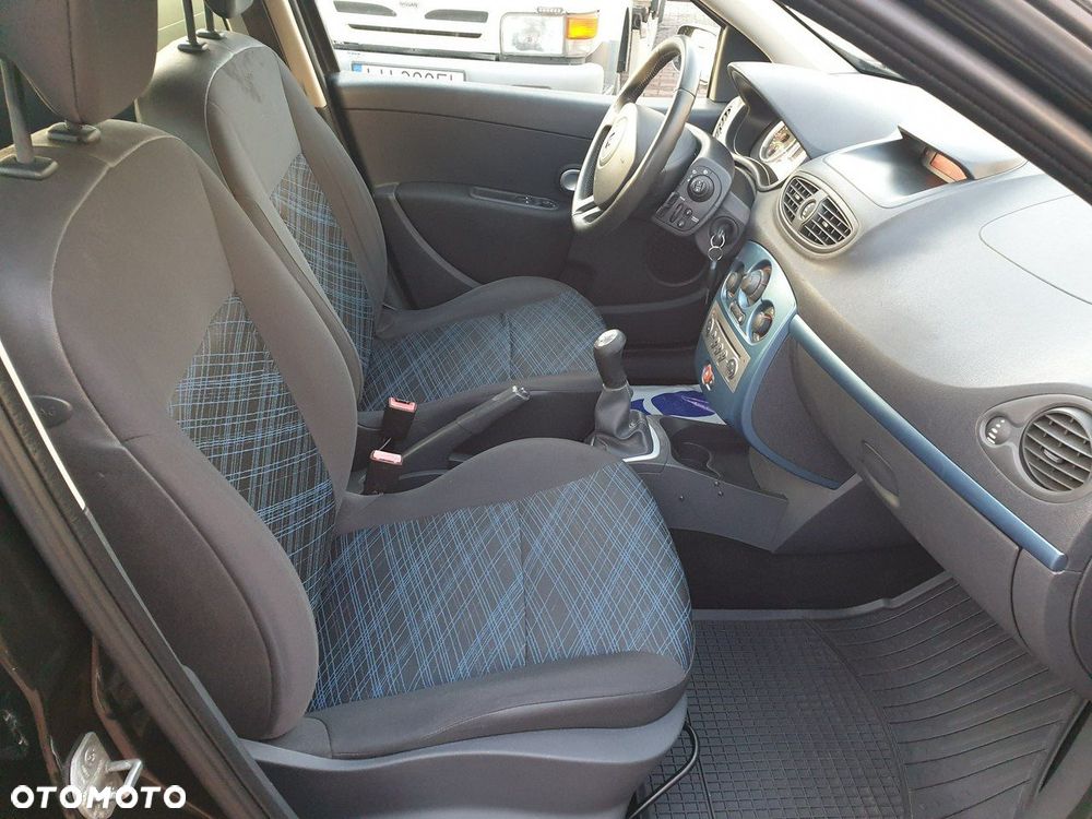 Renault Clio - 24
