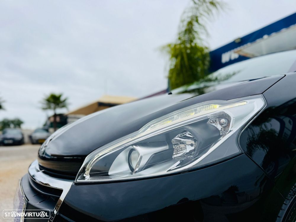 Peugeot 208 1.2 PureTech Style - 4