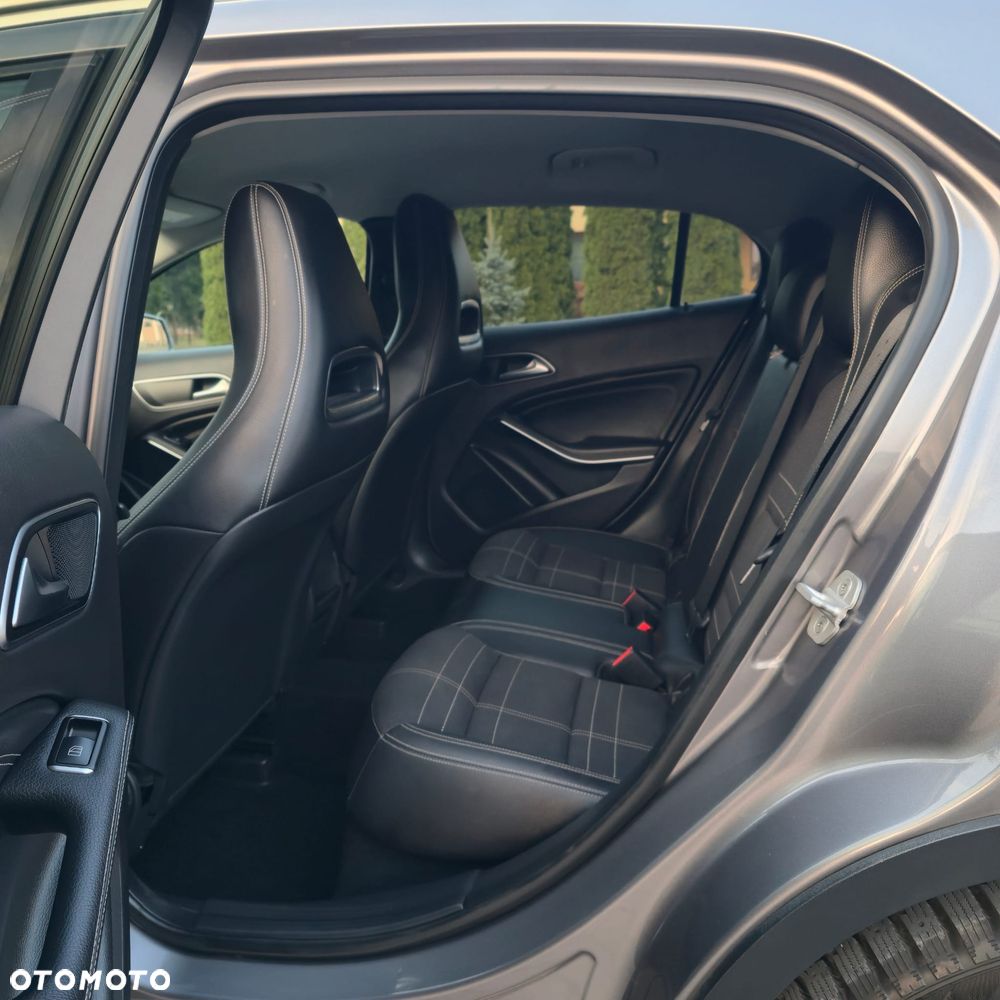 Mercedes-Benz GLA 220 d 4Matic 7G-DCT AMG Line - 24