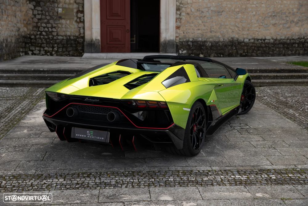 Lamborghini Aventador LP780-4 Ultimae Roadster - 23