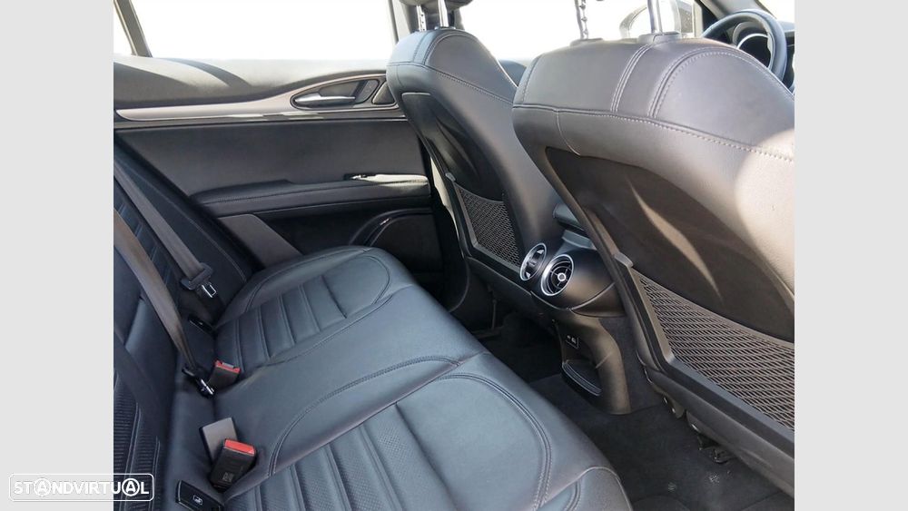 Alfa Romeo Stelvio 2.2 D Sprint Q4 AT8 - 18