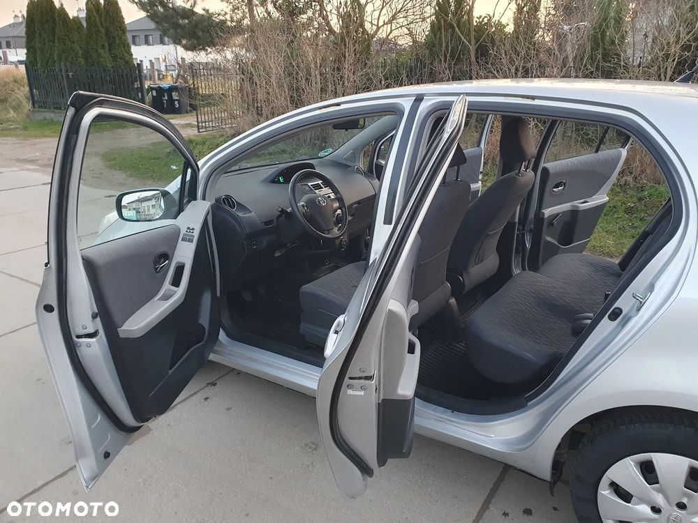 Toyota Yaris 1.33 VVT-i Cool - 13