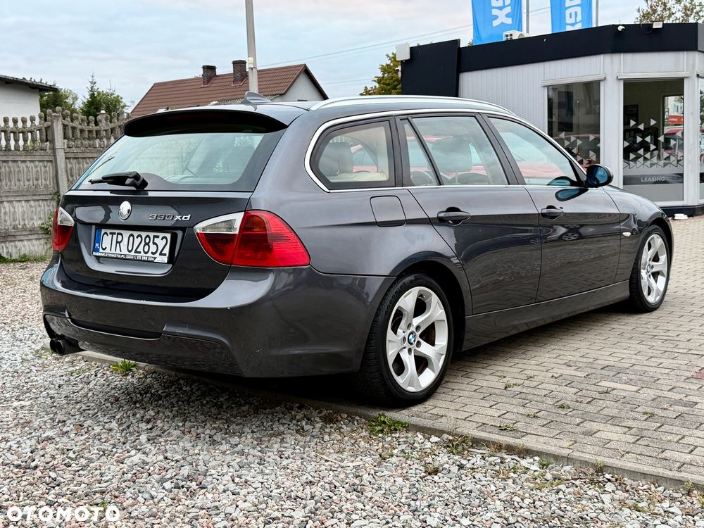 BMW Seria 3 330xd DPF Touring - 12