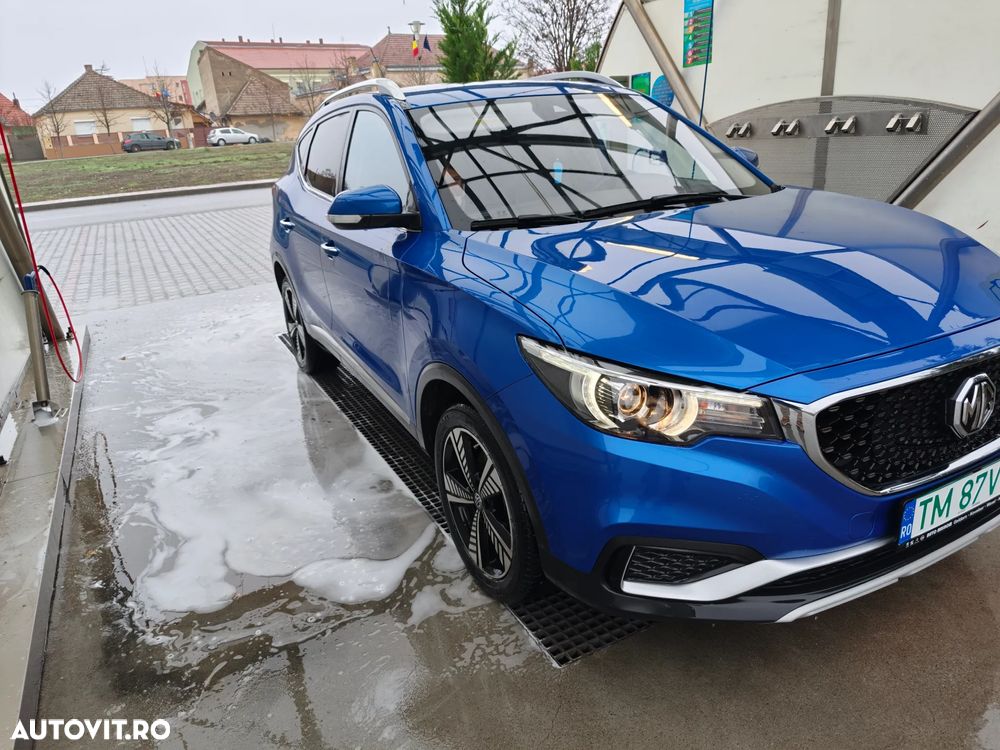 MG ZS EV Standard Luxury - 2