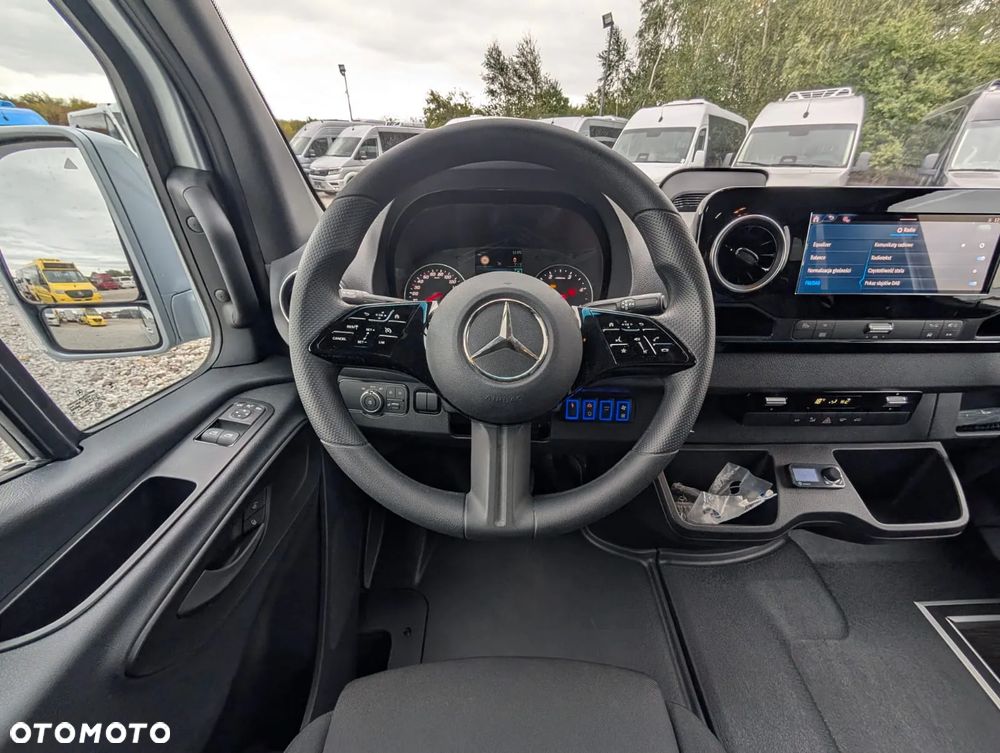 Mercedes-Benz Sprinter 519 - 18