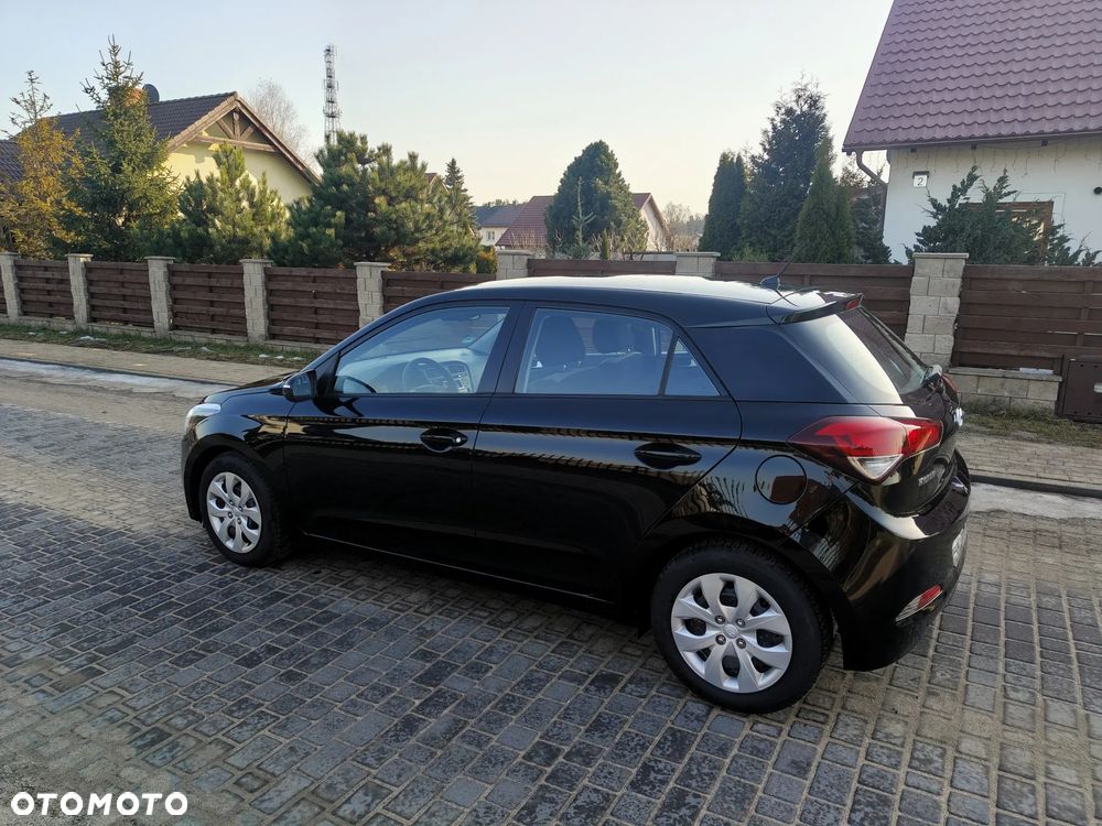 Hyundai i20 blue 1.2 - 6