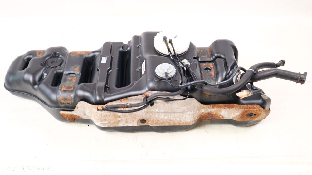 TOYOTA LAND CRUISER 200 4.5 V8 08- ZBIORNIK PALIWA 77111-0BA00 - 1