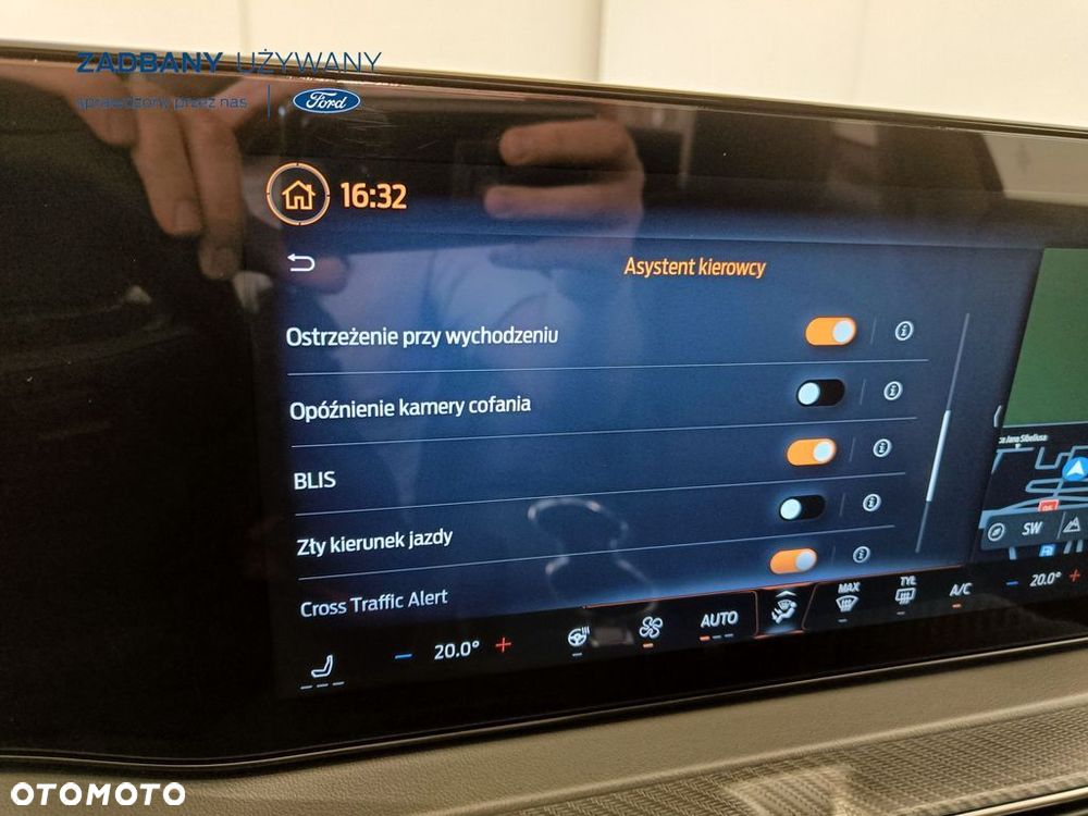 Ford Mustang Fastback 24 - 25