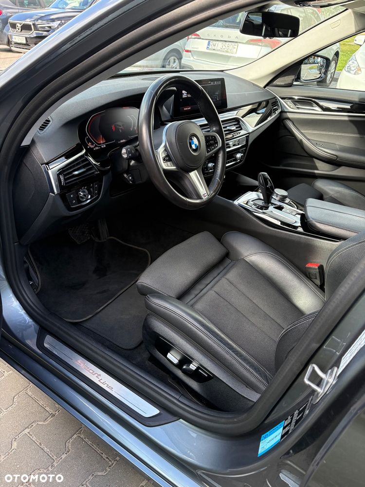 BMW Seria 5 520i Sport Line - 11